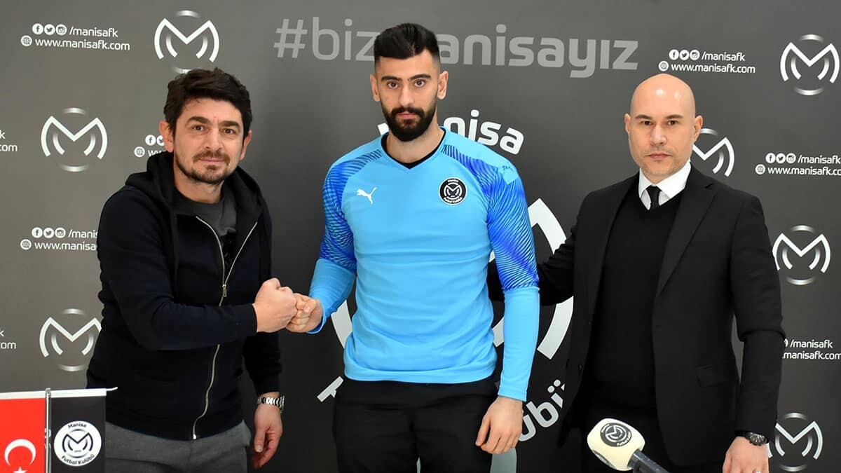 Manisa FK iki futbolcuya imza attırdı