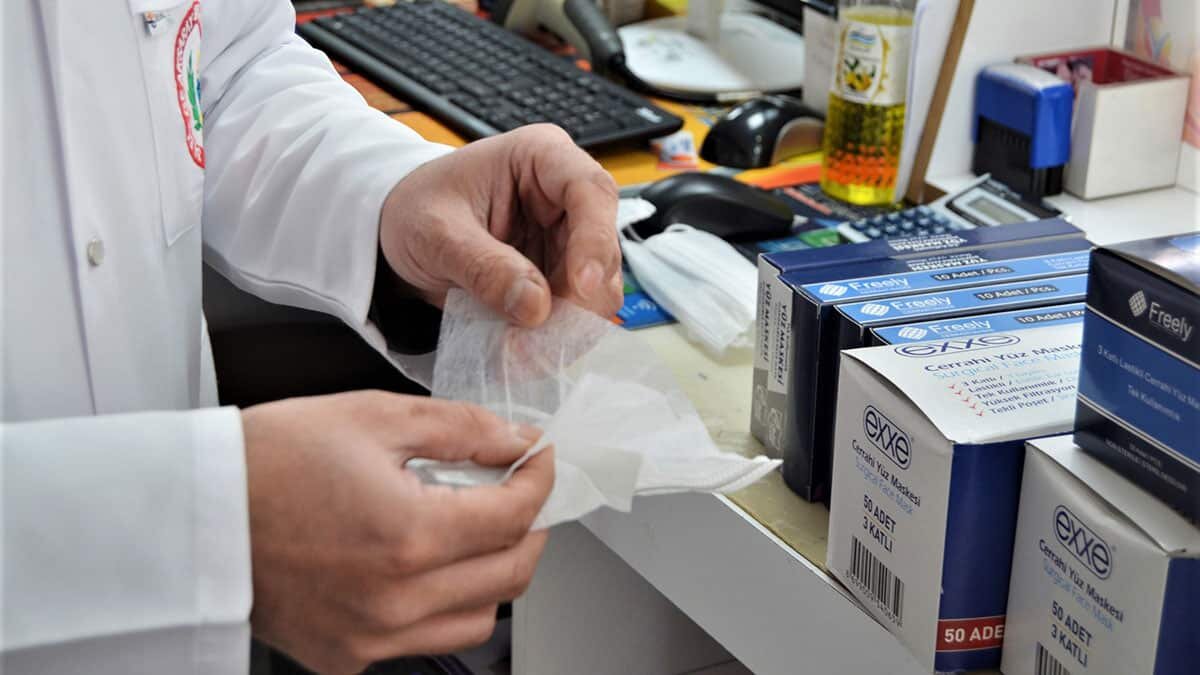 Merdiven altı üretilen maskeleri takanlar koronavirüse yakalanıyor