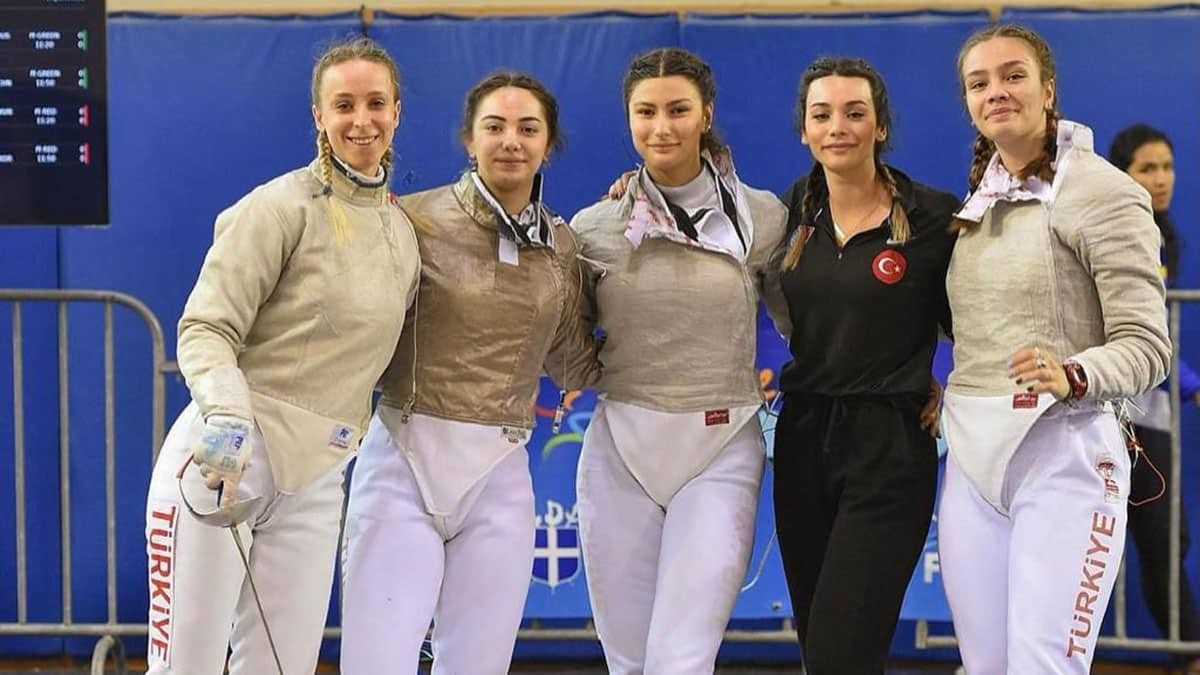 Milli eskrimciler Dünya Kupası maçlarına hazırlanıyor