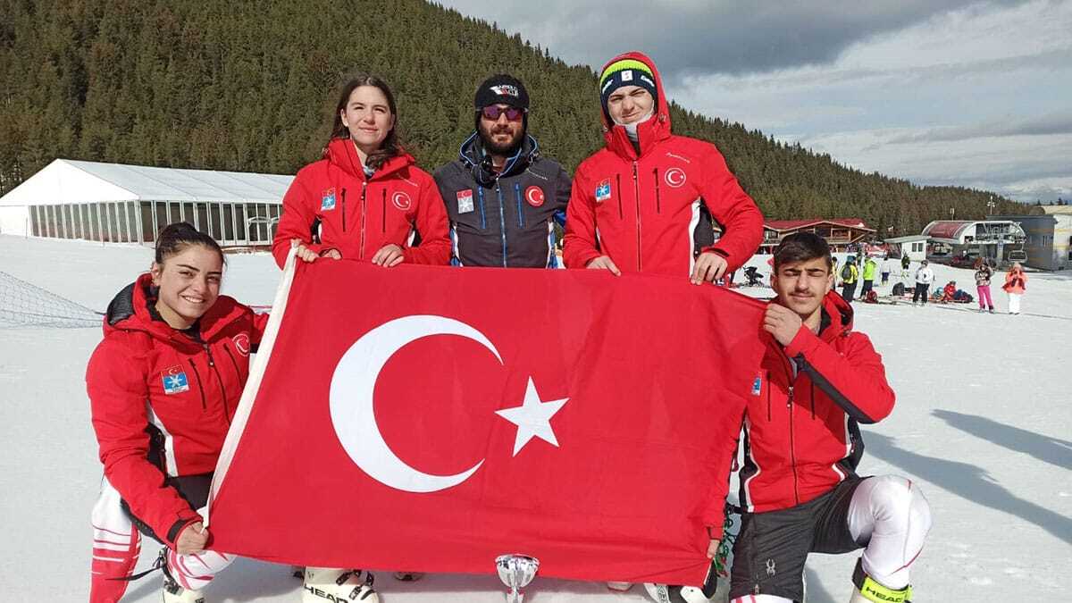 Erkekler kategorisinde ise Derin Berkin 6'ncı olurken, Kerek Haymana ise 11'inci sırada yarışmayı tamamladı.