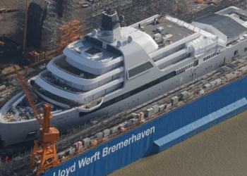 Roman Abramovich'in 430 milyon sterlinlik süper yatı
