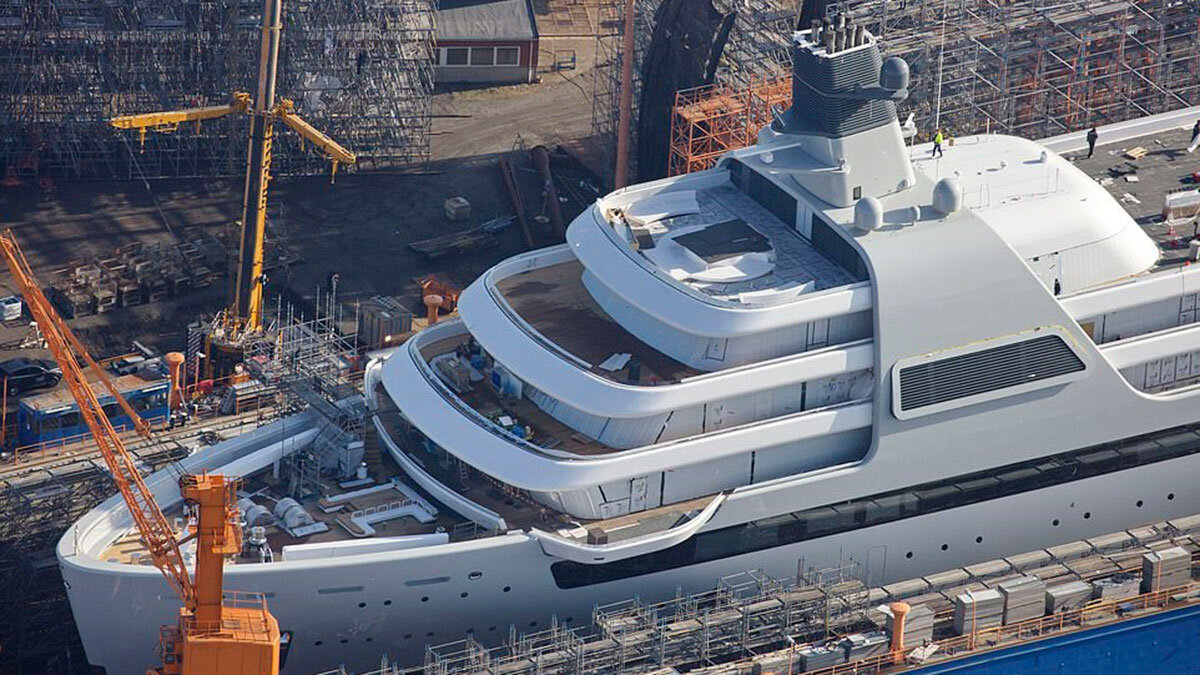 Roman Abramovich'in 430 milyon sterlinlik süper yatı