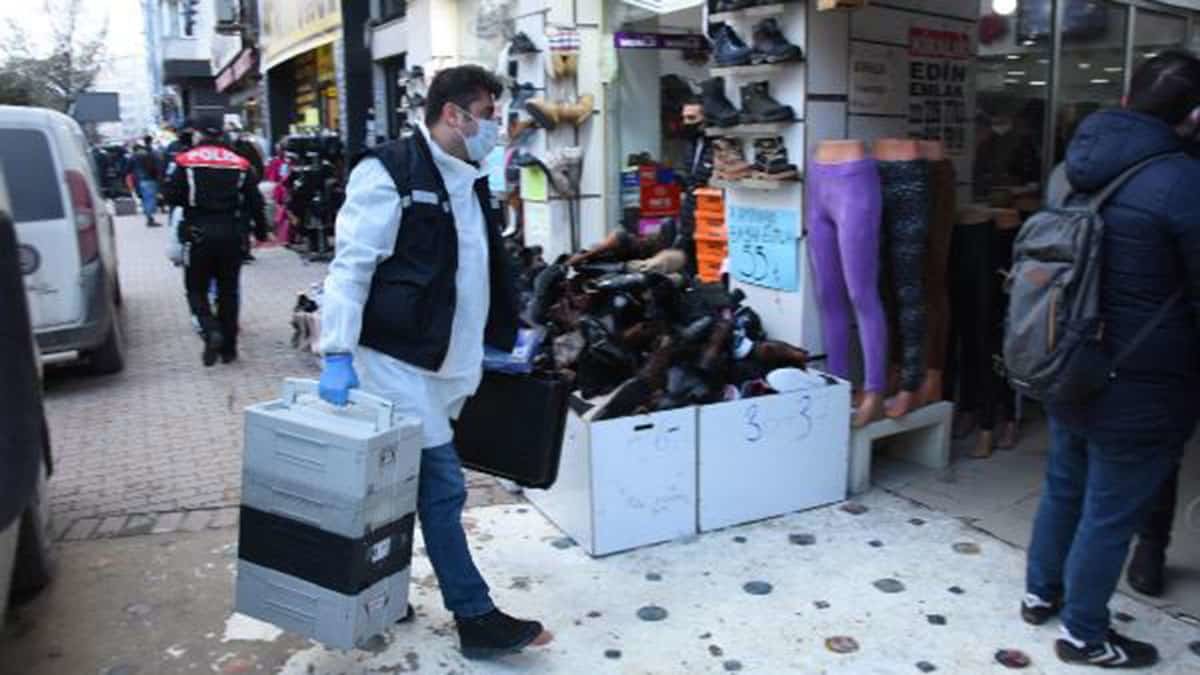 Öldürülen ailenin şüphelisi, kocanın ilk eşinden olan oğlu