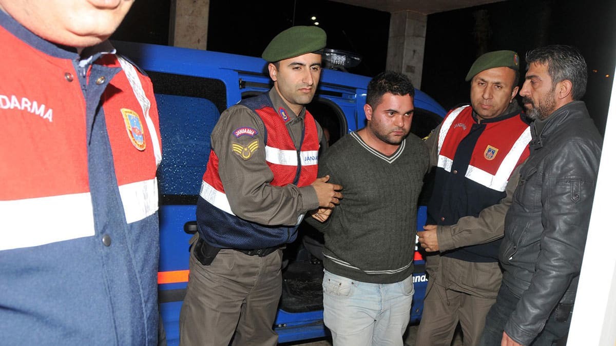 Adana Kürkçüler Cezaevi'nde kalan Suphi Altındöken ve babası Necmettin Altındöken, aynı cezavinde hükümlü Gültekin Alan'ın tabancalı saldırı sonucu yaralandı. Hastaneye kaldırılan yaralılardan Ahmet Suphi Altındöken öldü, babası ise yaralandı.