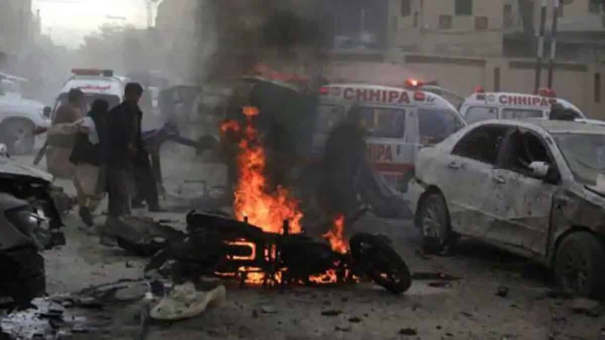 Pakistan'da bombalı saldırı