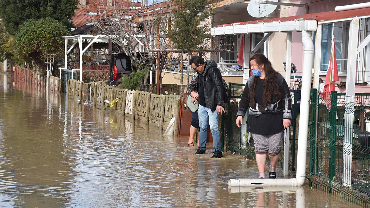 Pancarköy Deresi taştı Alpullu sular altında kaldı
