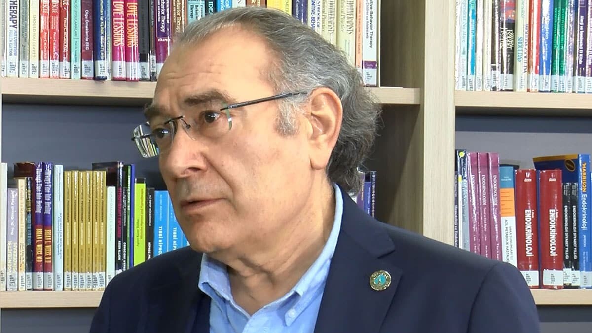 Tarhan, koronavirüs nedeniyle birçok psikolojik hastalığın nüks ettiğini söyleyerek, 70 yaşında antidepresan kullanmak zorunda kalanlar olduğunu belirtti.