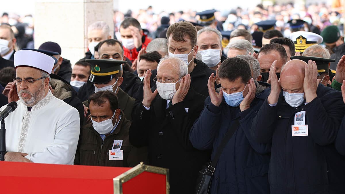 Pençe Kartal-2 şehitleri son yolculuğuna uğurlandı