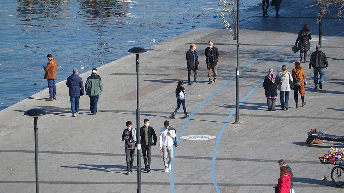 Mutasyonlu virüse karşı çift kat maske