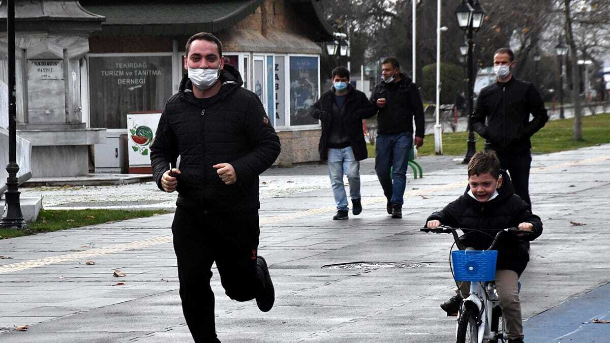 Türkiye'de salgın kontrollü bir döneme giriyor