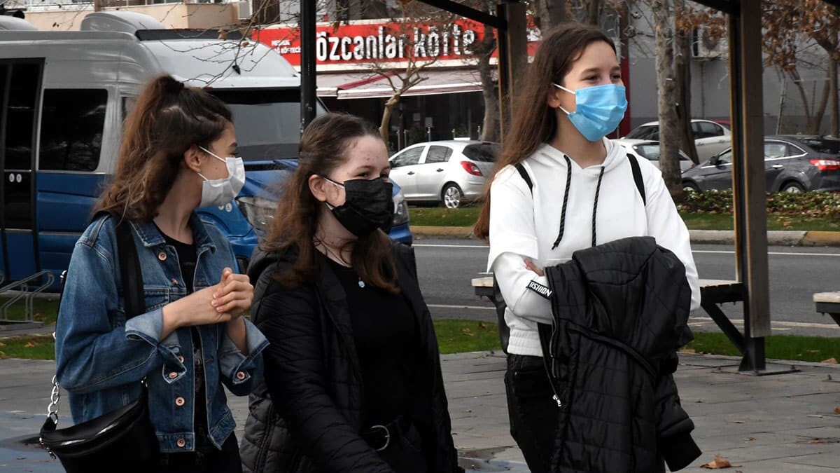 Türkiye'de salgın kontrollü bir döneme giriyor