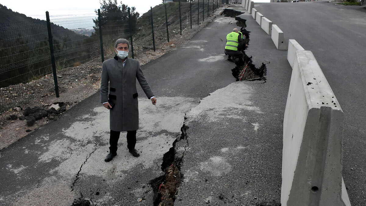 6 bin artçı deprem heyelanları tetikledi
