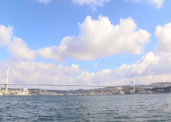 Avrupa'da geçen hafta etkili olan çöl tozu, perşembe gününden bu yana Türkiye’de etkili oluyor. Ülkemizde etkili olan çöl tozunun virüs taşıma ihtimali yok.