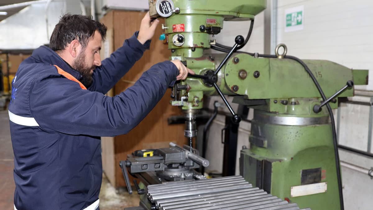 Rize'de yapımı tamamlanan ve içerisinde 25 fabrika faaliyete geçti, organize sanayi bölgesinde (OSB) 500 kişi istihdam edildi.
