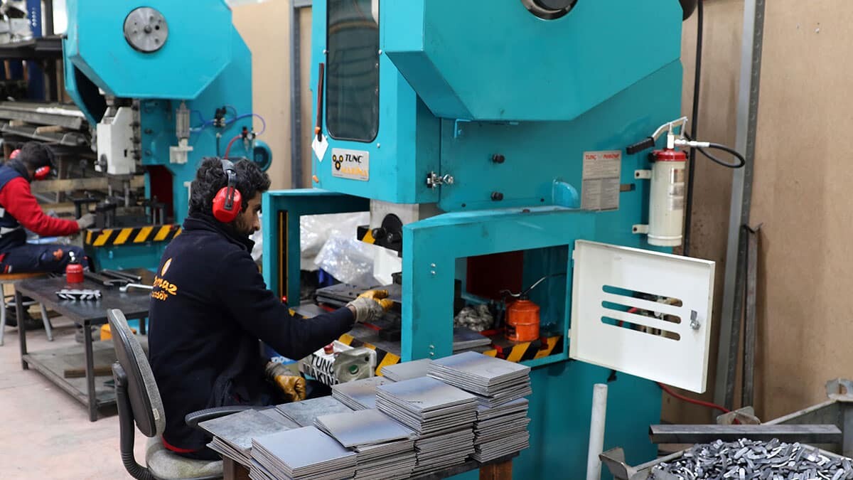 25 fabrika faaliyete geçti 500 kişi istihdam edildi