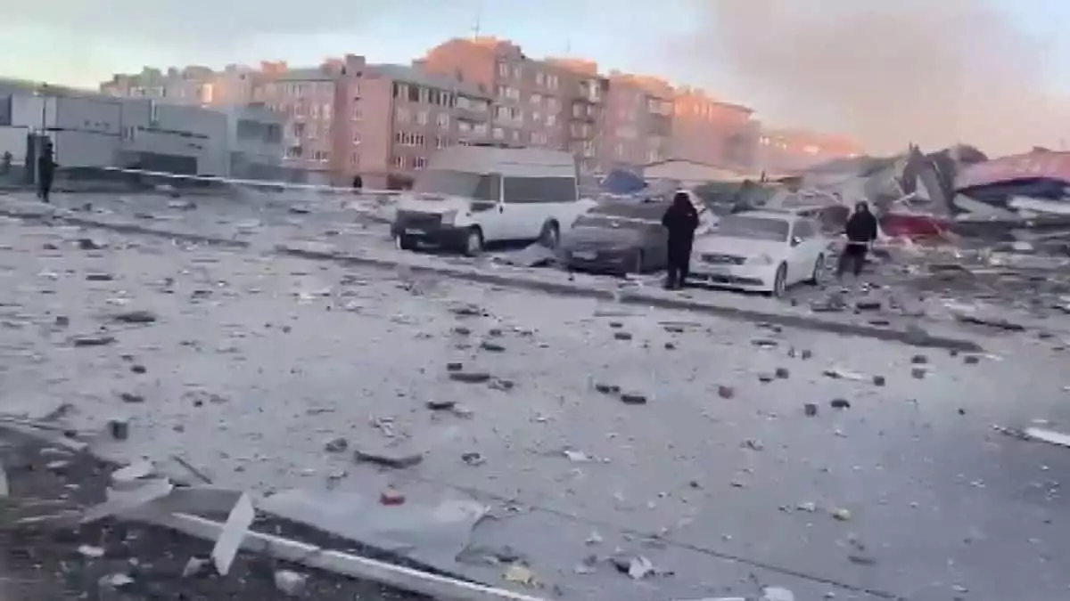 Rusya'ya bağlı özerk cumhuriyetin başkenti vladikavkaz’da bir markette patlama meydana geldi. Patlamada bir kişi yaralandı.