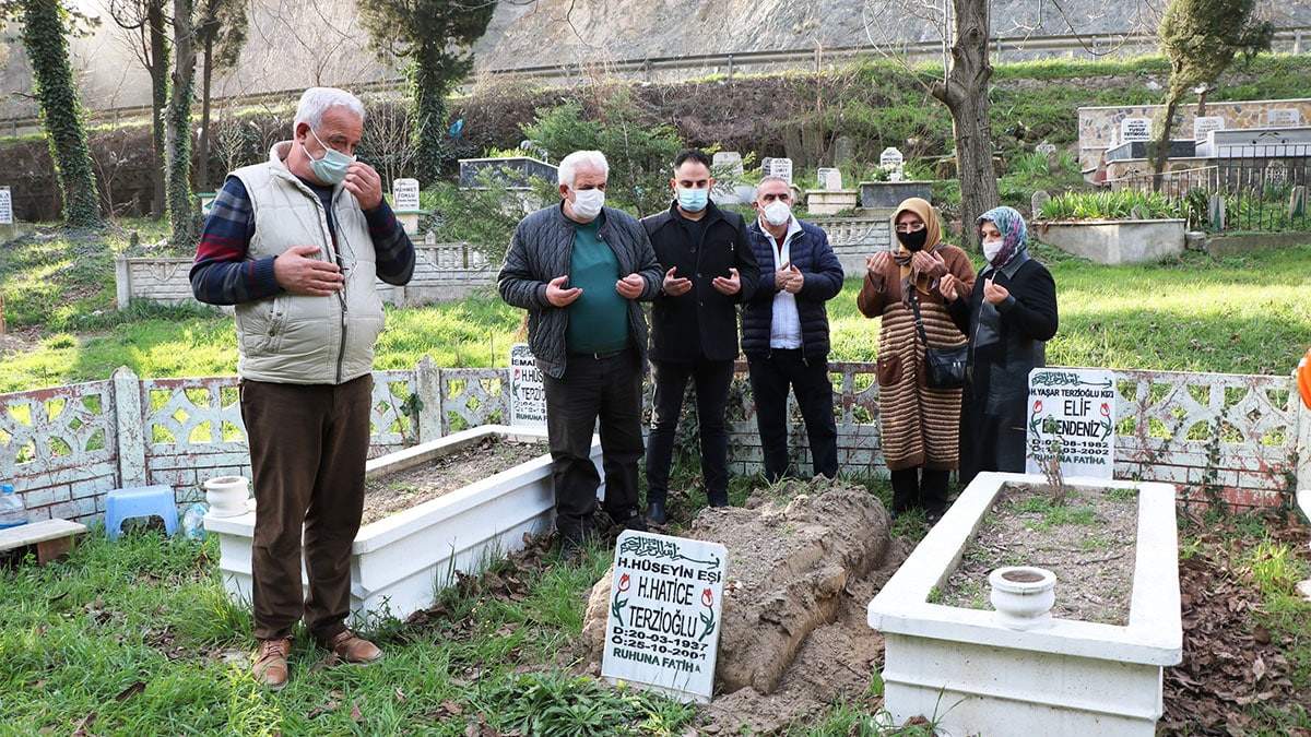 Sakarya'da mezar taşları çalındı
