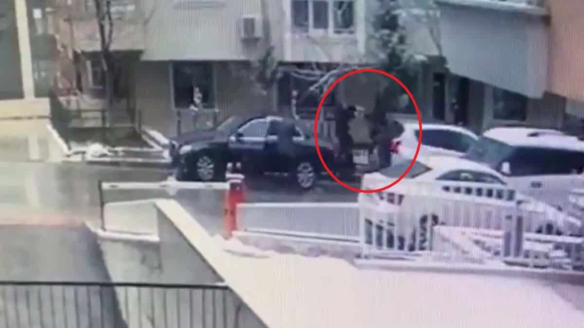 Selçuk Özdağ'a saldırının yeni görüntüleri ortaya çıktı