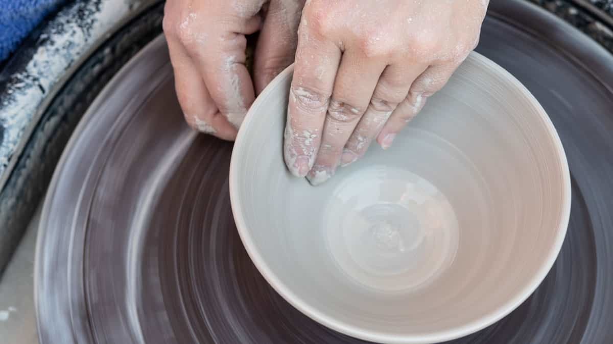 Seramik sanatıyla İzmir'den dünyaya açıldı