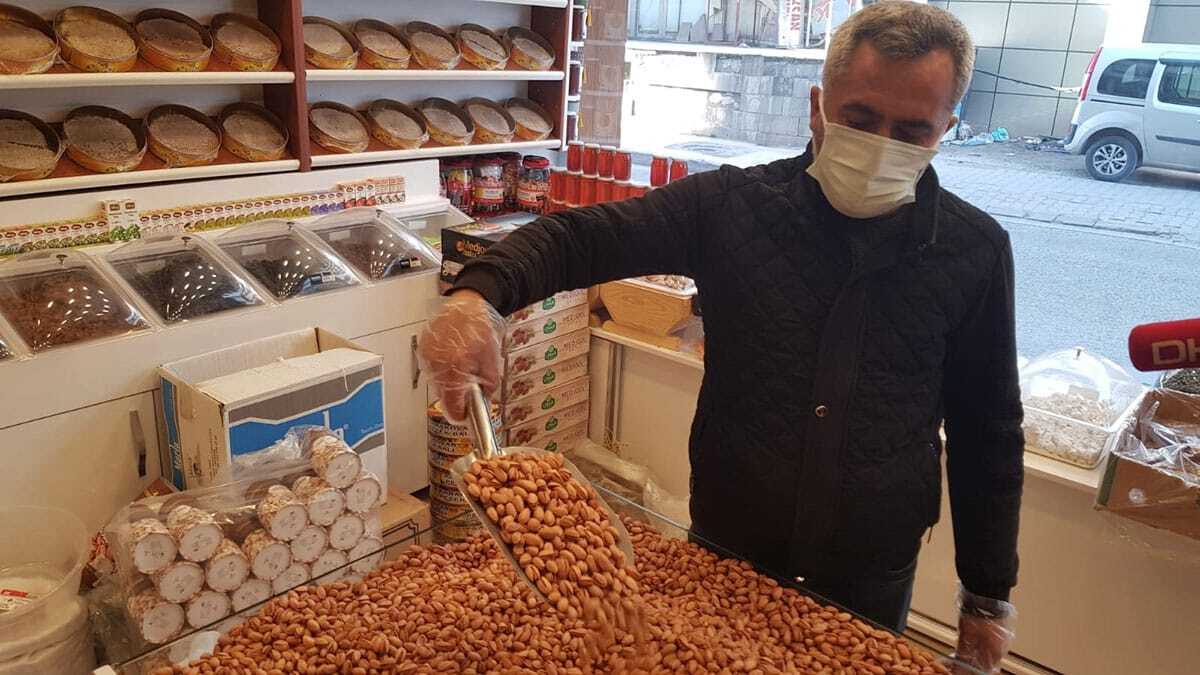 Fıstıkta fiyatın düşmesi tüketiciyi sevindirdi