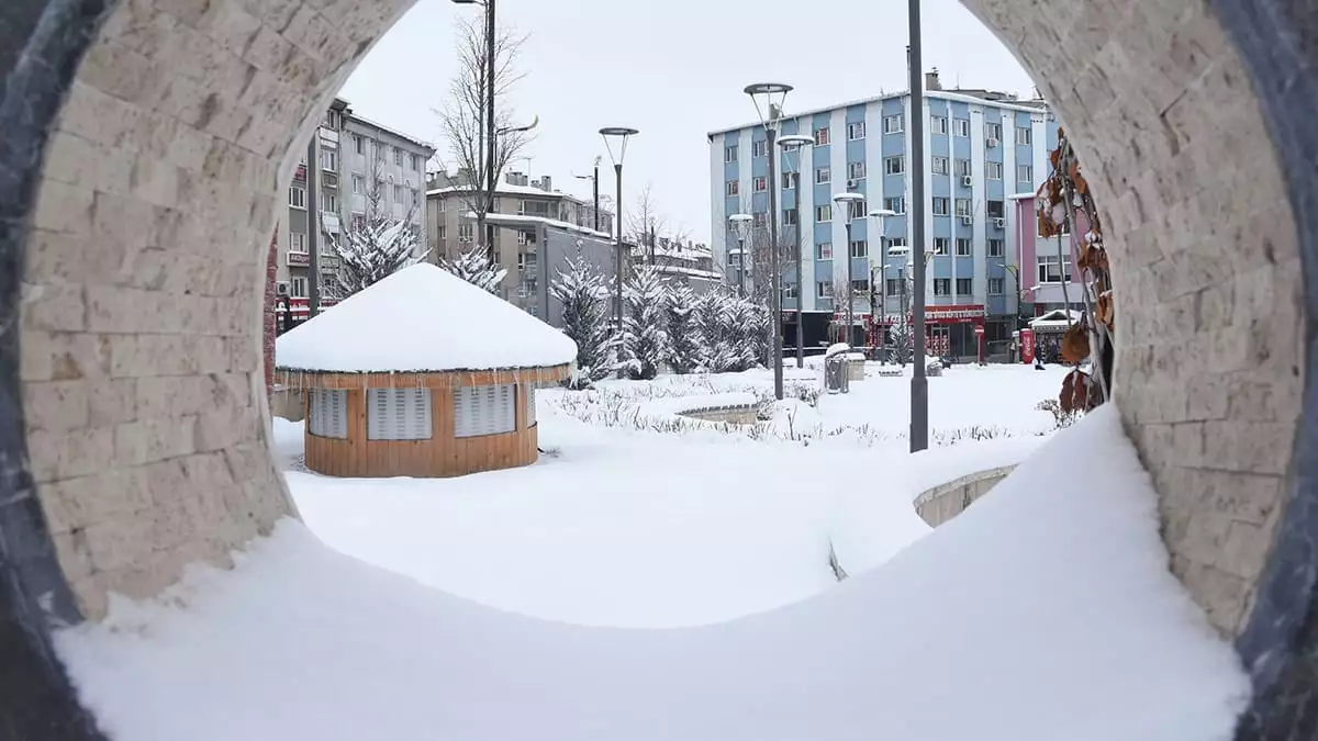 916 yerleşim yerinin yolu ulaşıma kapandı