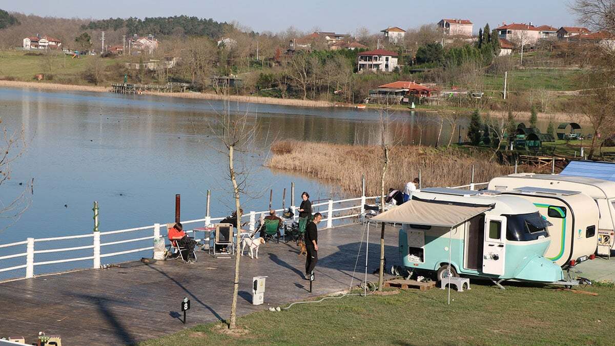 Karavan tutkunları eşsiz doğanın keyfini çıkarıyor