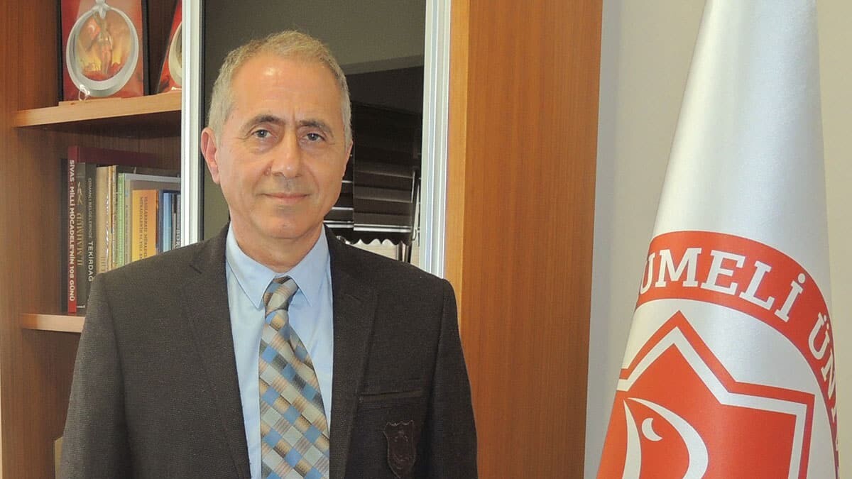 Köpeğinizi şiddetle değil sevgiyle besleyin