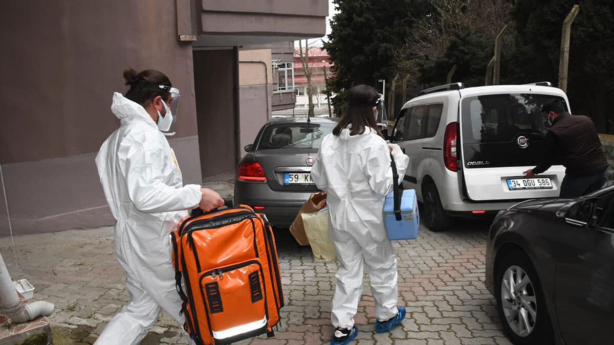 Trakya'da koronavirüs vaka sayılarında artış yaşanması üzerine Edirne, Tekirdağ ve Kırklareli'de koronavirüs tedbirleri en üst seviyeye çıkarıldı.