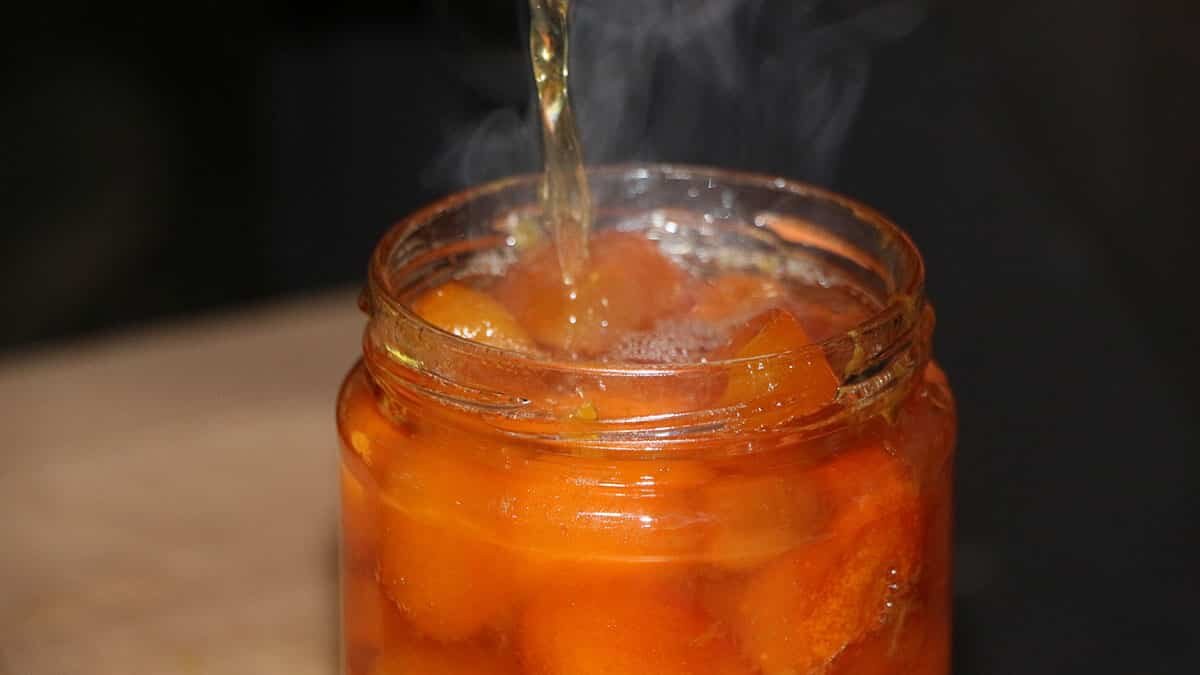 Kumkat ile haftalık 400 kilo reçel yapılıyor