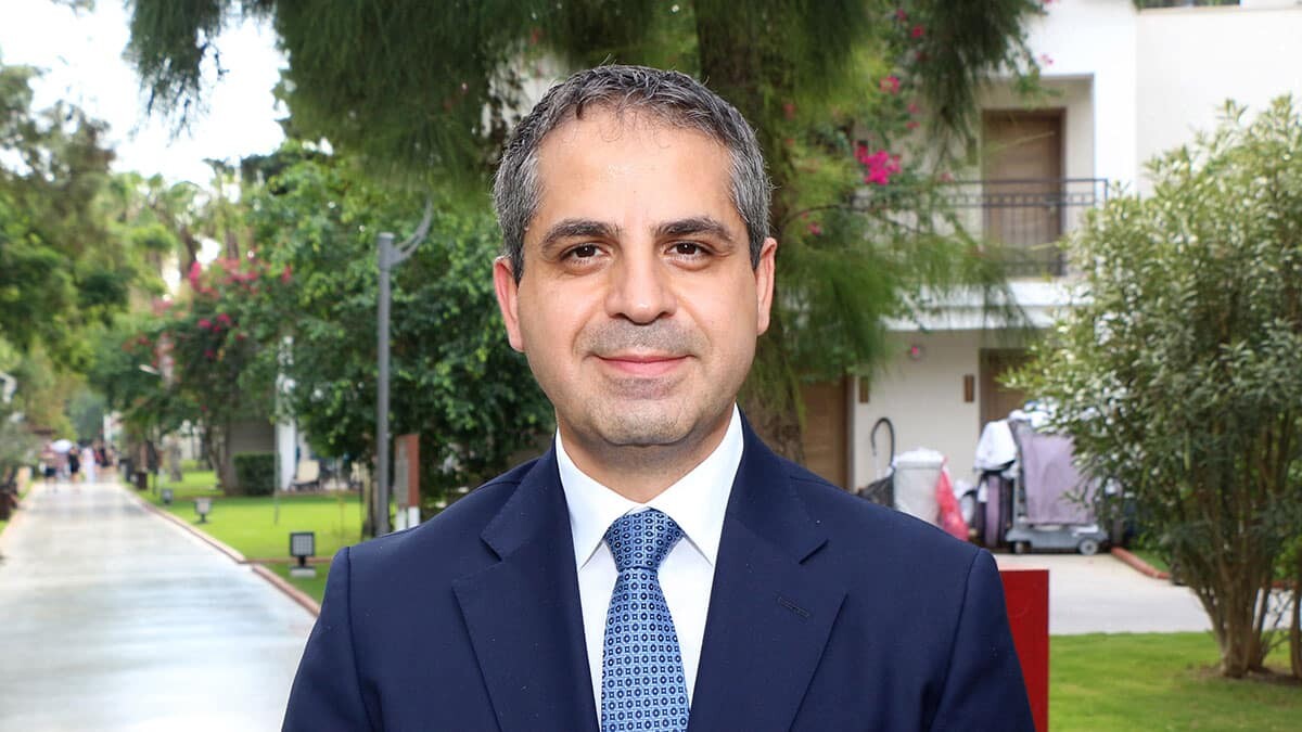 Koronavirüs salgınının tüm dünyada geçen yıl 1 milyarın üstünde turist ve 1.2 trilyon dolar civarında gelir kaybına yol açtığı turizm ve seyahat endüstrisinde, dünyanın önde gelen turizm ülkeleri arasında 2021 yılında büyük rekabet bekleniyor.