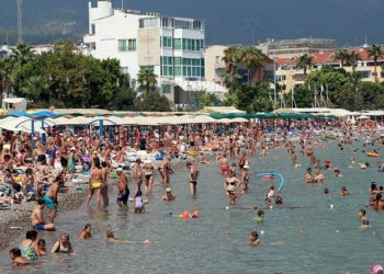 Turizm çalışanlarına aşılamada öncelik sağlanmalı
