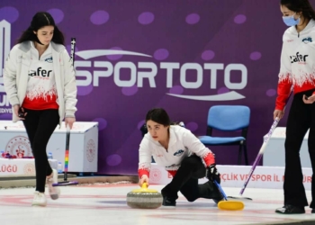 Curling Süper Lig müsabakaları heyecan dolu