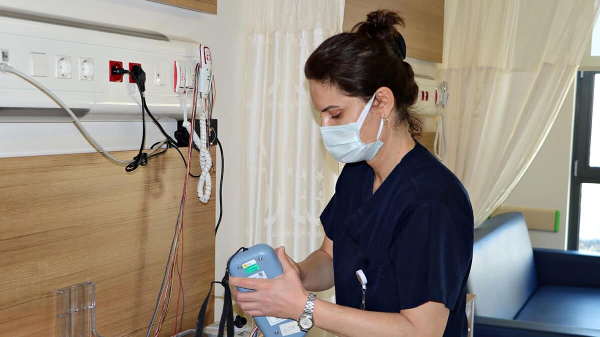 Uyku bozukluğu yaşayanlar 24 saat boyunca izleniyor