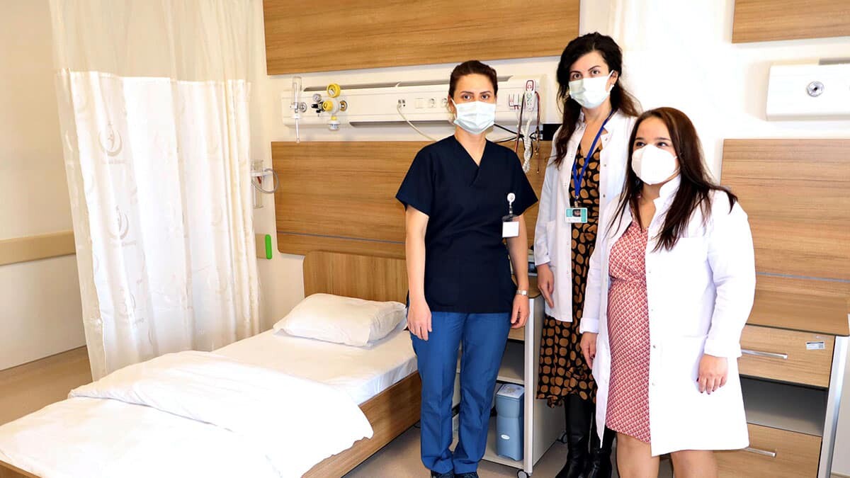 Eskişehir Şehir Hastanesi'nde horlama, uyku apnesi, uyurgezerlik, çok uyuma ya da uykusuzluk gibi şikayeti olanlar Uyku Laboratuvarı Kliniği'nde 24 saat boyunca gözlem altına alınıyor. - Uyku bozukluğu yaşayanlar 24 saat boyunca izleniyor