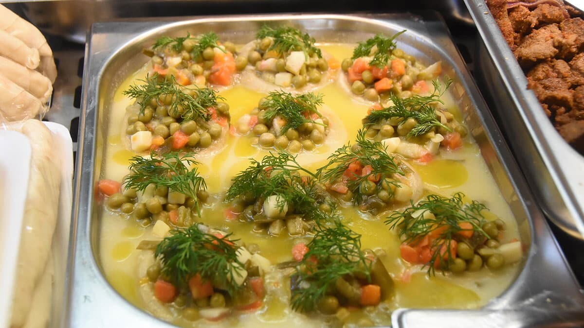 Zünbülcan, "Koronavirüs döneminde alışkanlıklarımız değişti. Hareketsiz kalan pek çok kişinin beslenme alışkanlığı bozulurken salgında obezite arttı" dedi.