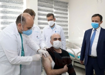 Faz- 2 çalışmalarında ilk doz, gönüllüye uygulandı