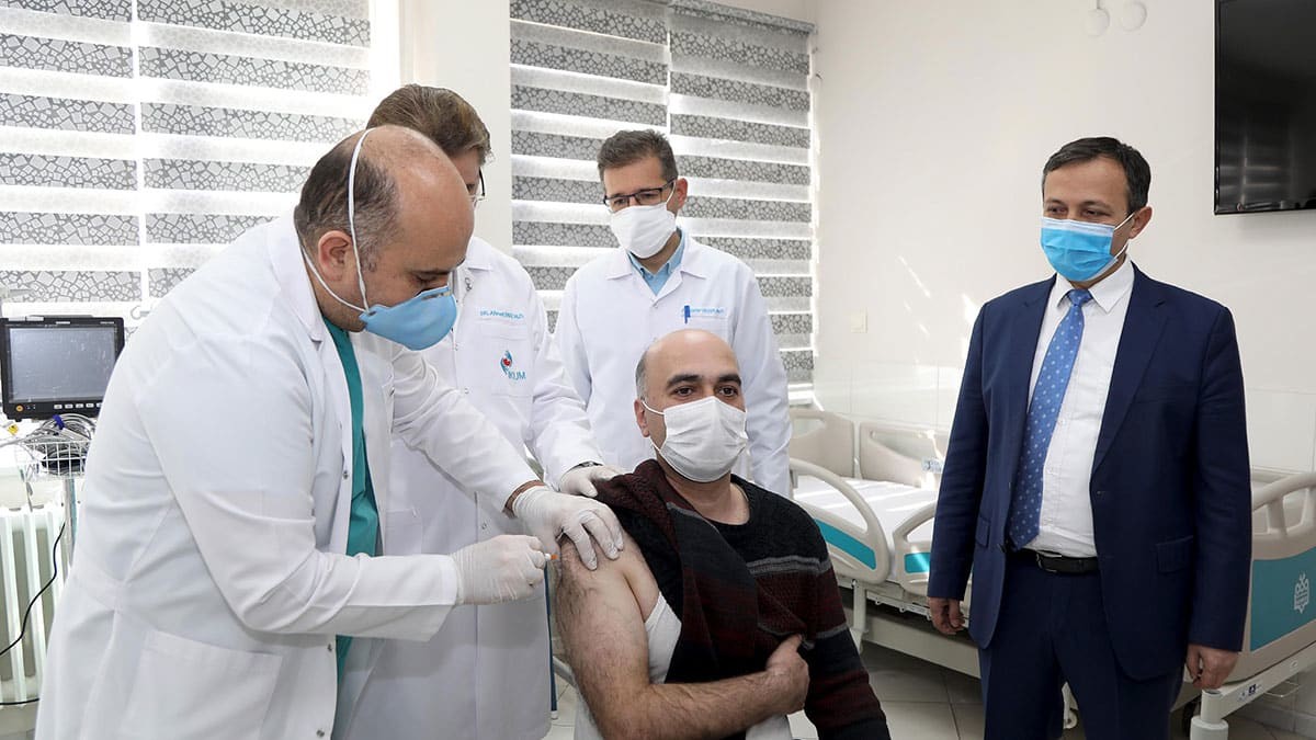 Faz- 2 çalışmalarında ilk doz, gönüllüye uygulandı