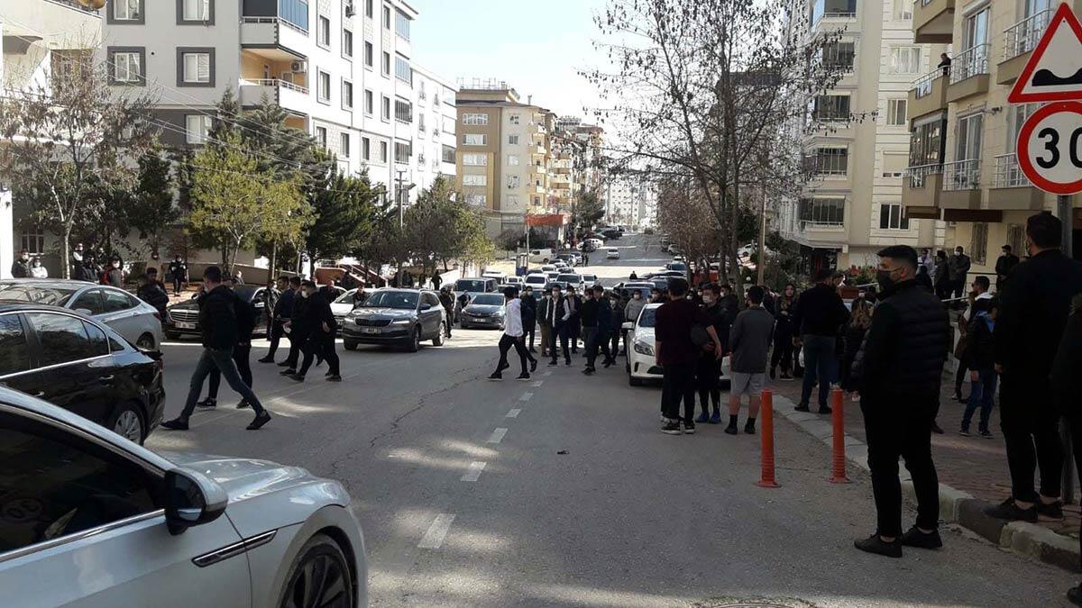 16 yaşındaki Burak odasında intihar etti