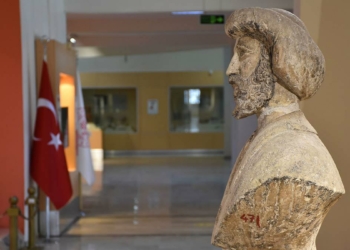 Osman Gazi'nin büst heykeli sergileniyor