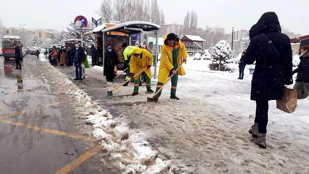 Çankaya belediyesi'nde karla mücadele