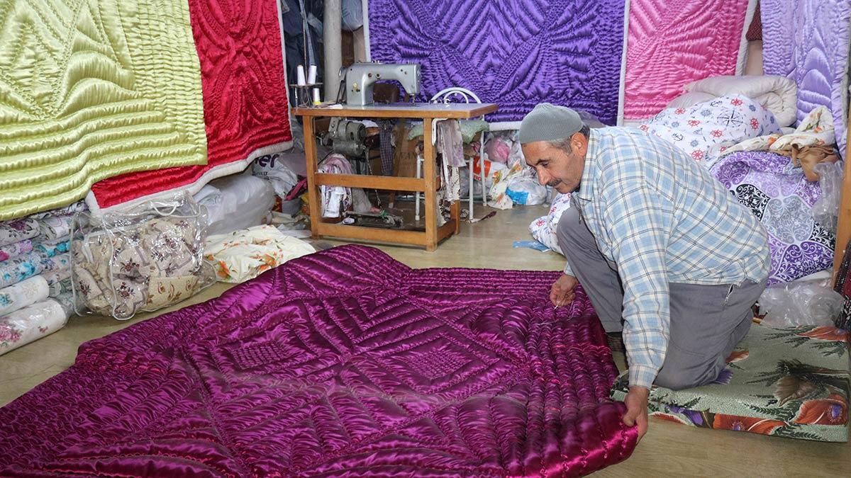 45 yıldır yorgancılık yapıyor