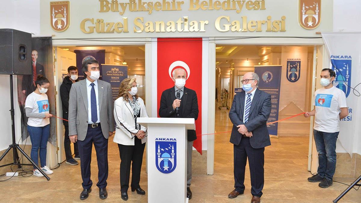 Ankara Büyükşehir Belediyesi ile Türk Anesteziyoloji ve Reanimasyon Derneği iş birliği ile Anestezi Tarihinden Esintiler adlı sergi yoğun ilgi görüyor.