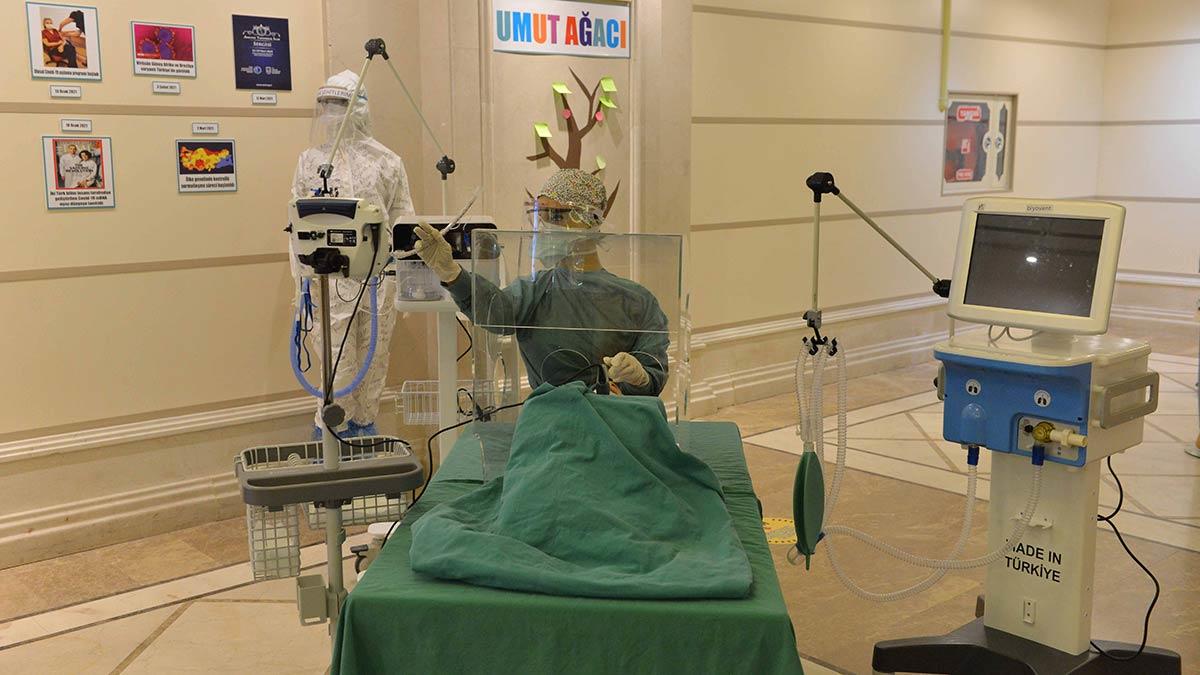 Anestezi Tarihinden Esintiler sergisine yoğun ilgi