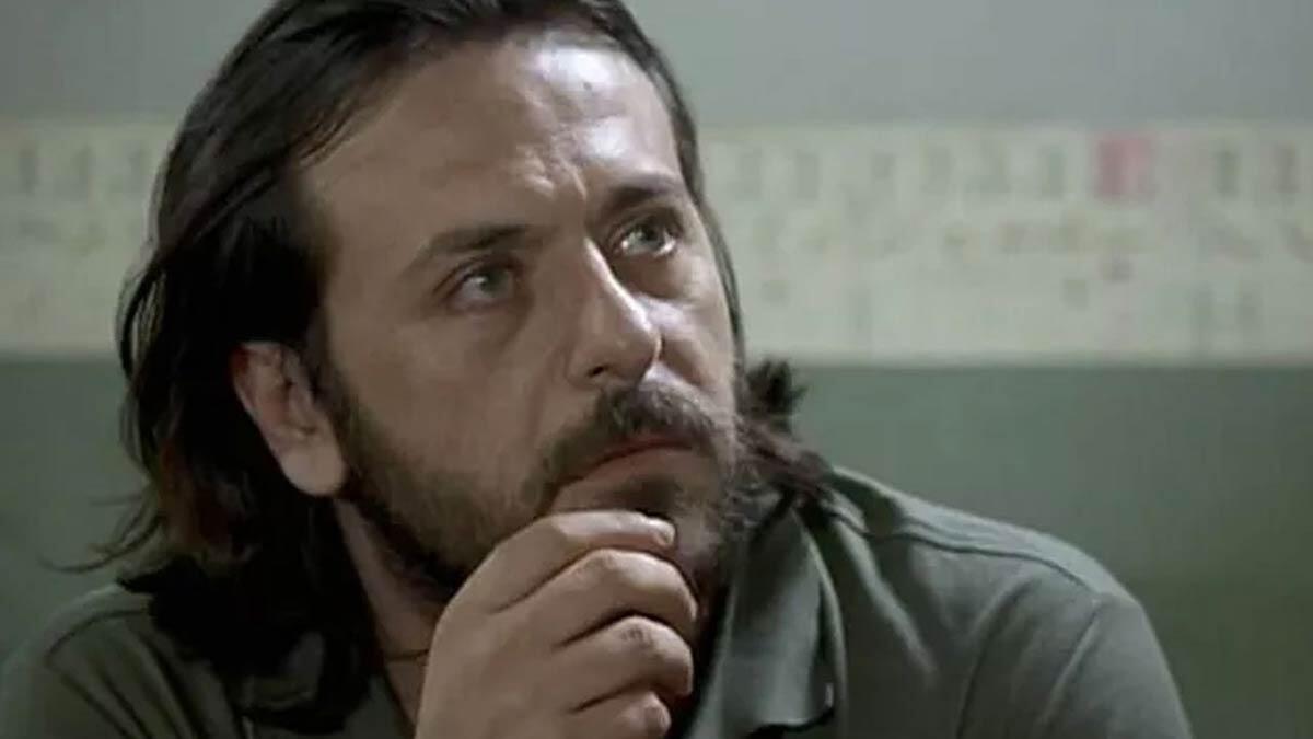 Ahmeti, daha önce Kurtlar Vadisi, Elveda Rumeli, Muhteşem Yüzyıl Kösem dizilerinde oynamıştı.