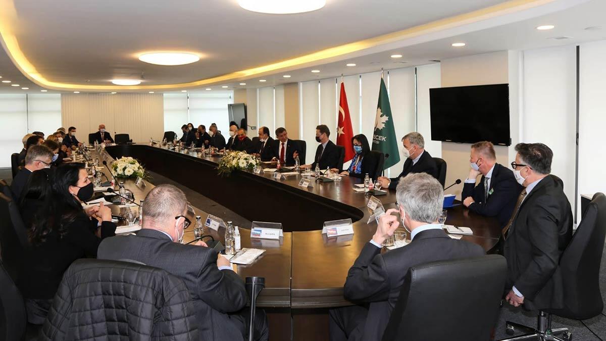 Davutoğlu Avrupa Birliği üyesi elçileri ağırladı