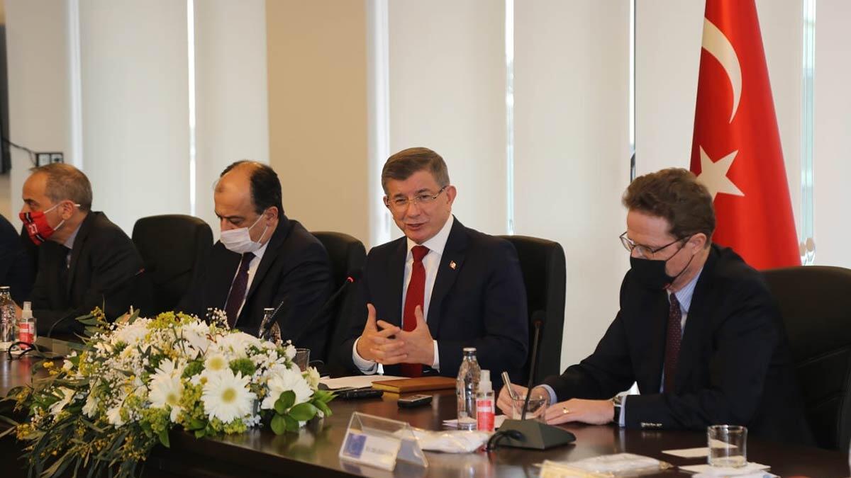 Davutoğlu Avrupa Birliği üyesi elçileri ağırladı