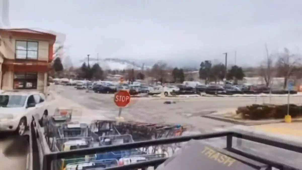 Süpermarketteki silahlı saldırının görüntüleri paylaşıldı