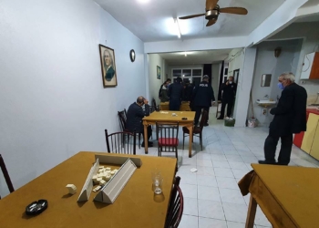 Adana'da kahvehanede baskın düzenlendi