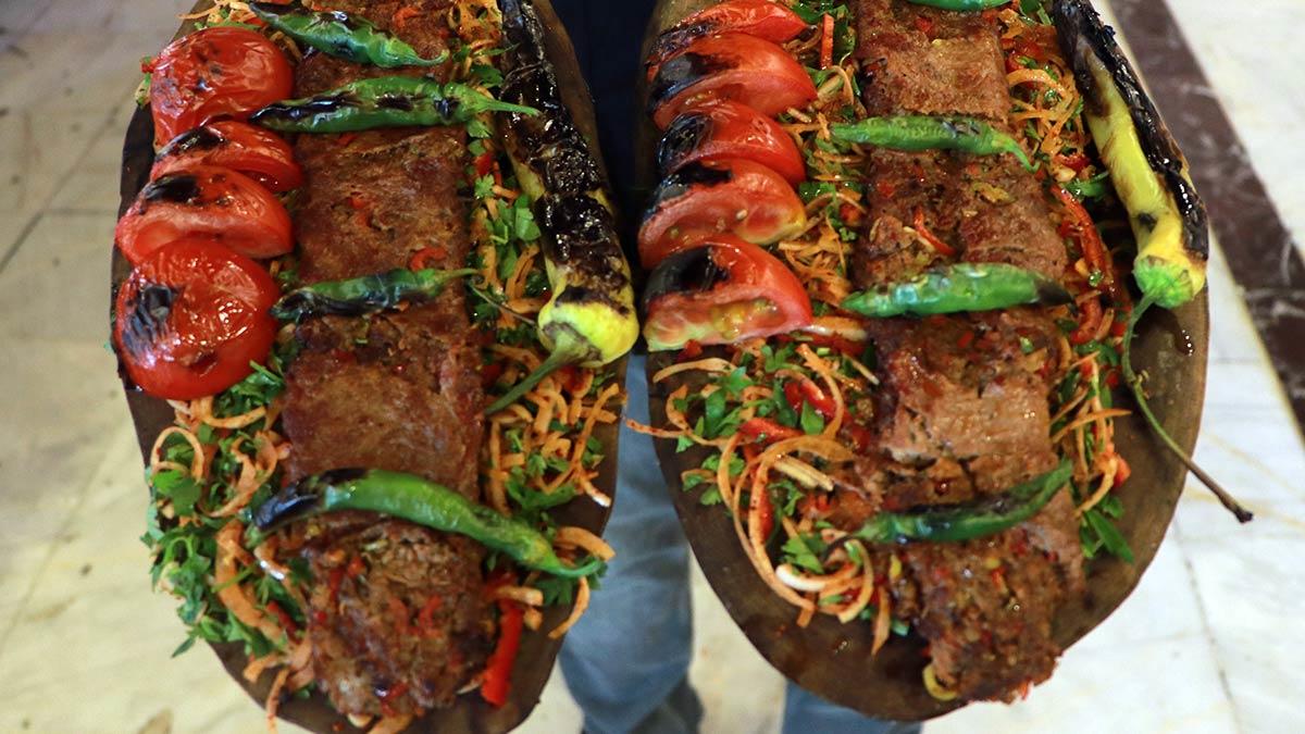 İki yüzlü kebap yoğun ilgi görüyor