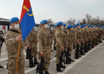 Afrin'den dönen komandolar aileleriyle buluştu